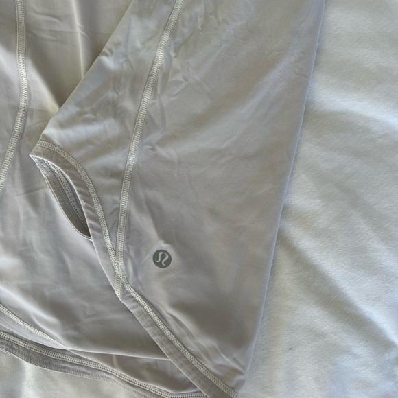 ✨LULULEMON TANK - Picture 6 of 6